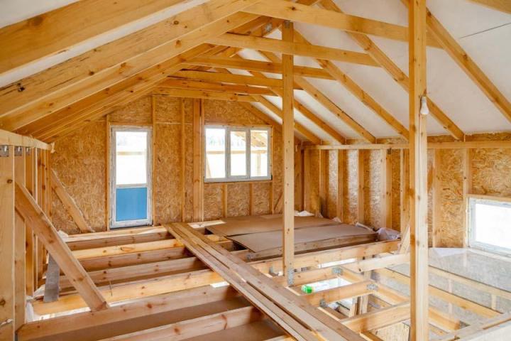 Fabrication sur mesure de tous les types de charpentes.